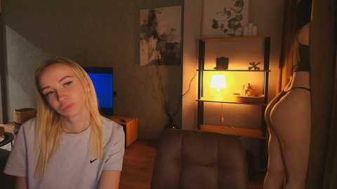 caressyourself @ chaturbate on 20251123