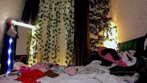 queenafina @ chaturbate on 20251123