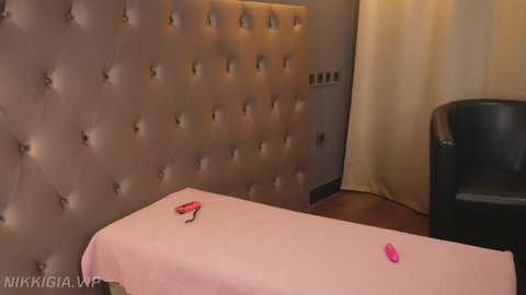 girl_i_am @ chaturbate on 20251124