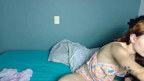 petitestrawberry18 @ chaturbate on 20251124