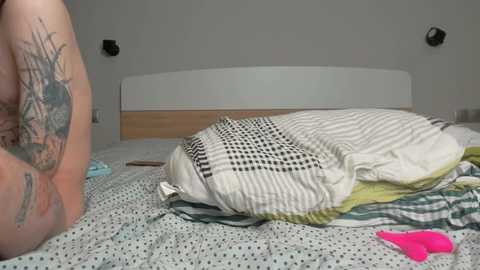 raveneusbiter @ chaturbate on 20251124