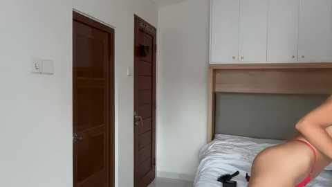 livslifee @ chaturbate on 20251125