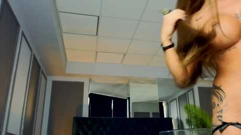 misskiarra @ chaturbate on 20251125