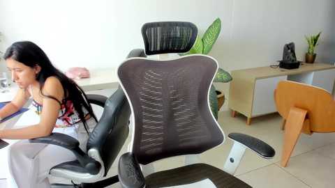 emillybrowm @ chaturbate on 20251126