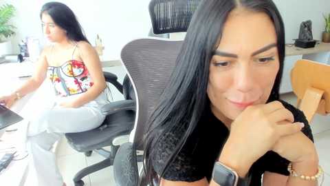 emillybrowm @ chaturbate on 20251126