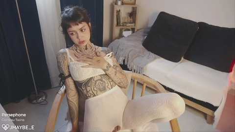 janne_maybe @ chaturbate on 20251126