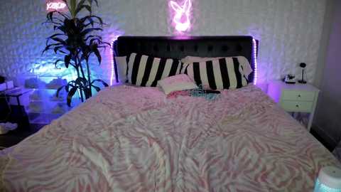 xbbyblonde @ chaturbate on 20251126