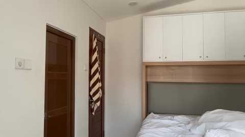 livslifee @ chaturbate on 20251128