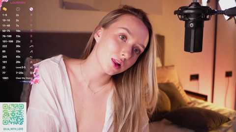 alodiaacomb @ chaturbate on 20251129