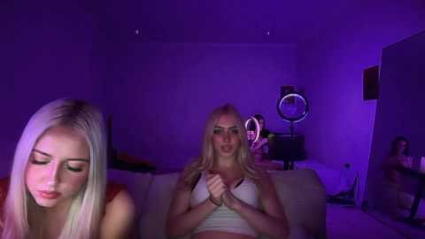 chloeros3e @ chaturbate on 20251129