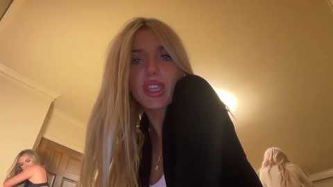 oliviacarterrr @ chaturbate on 20251129