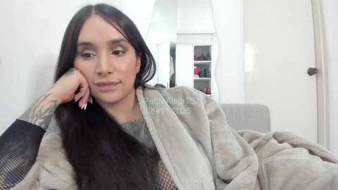 petitealejats @ chaturbate on 20251129