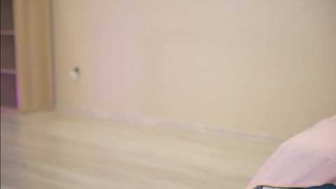 queenelia @ chaturbate on 20251129