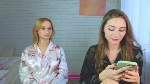 strawberryglow @ chaturbate on 20251129