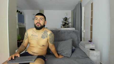 dulceromance @ chaturbate on 20251130
