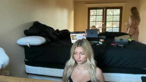 oliviacarterrr @ chaturbate on 20251130