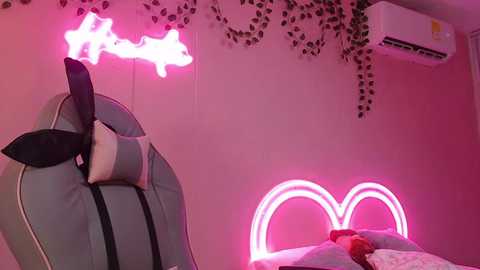 _miss_hinata_ @ chaturbate on 20251201