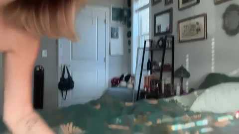 vixenliz @ chaturbate on 20251201