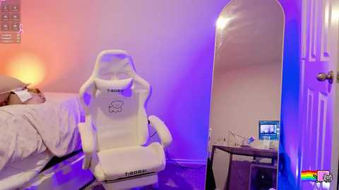 elisparadisex @ chaturbate on 20251202