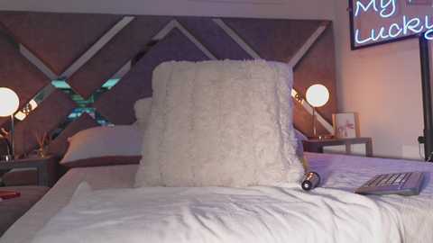 kateowens @ chaturbate on 20251202