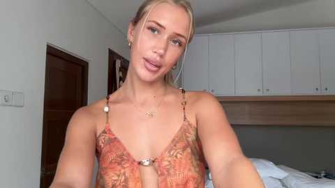 livslifee @ chaturbate on 20251202