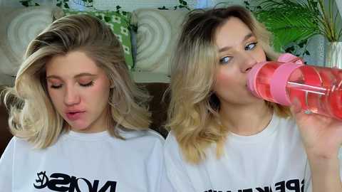 pinkadele @ chaturbate on 20251202