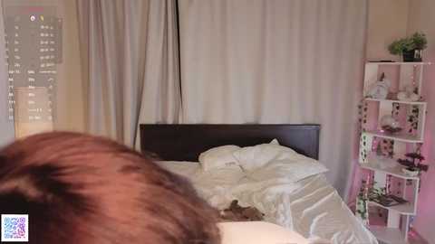 mackenzieohanley @ chaturbate on 20251203