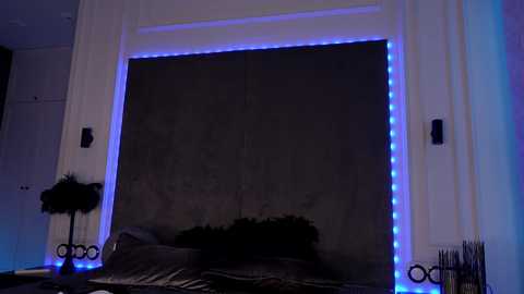 miladenver @ chaturbate on 20251203