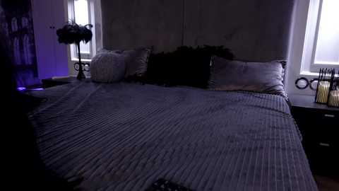 miladenver @ chaturbate on 20251204