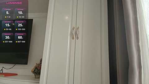 mina_moons @ chaturbate on 20251204