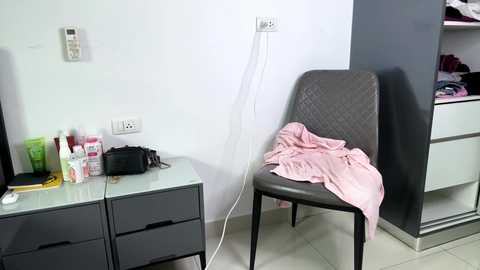 yumi_ochi_ @ chaturbate on 20251204