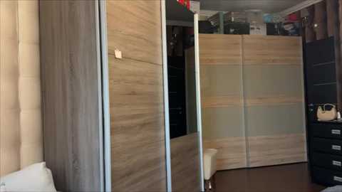 emi__ly @ chaturbate on 20251205