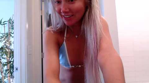 lilyyymonroee @ chaturbate on 20251205