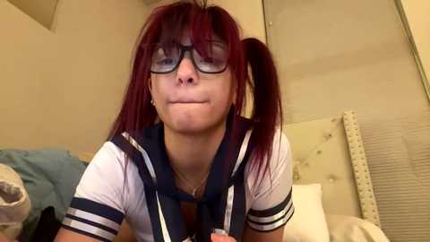 esoterickitten777 @ chaturbate on 20251207