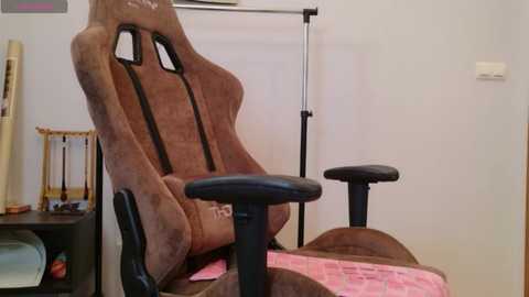 pathos_of_things @ chaturbate on 20251208