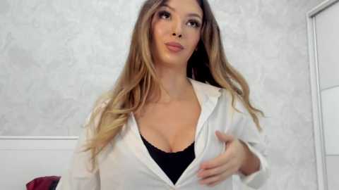 v_deville @ chaturbate on 20251208