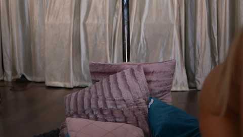 evelyn_evyy @ chaturbate on 20251209