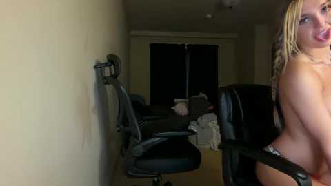 evebrooksss @ chaturbate on 20251213