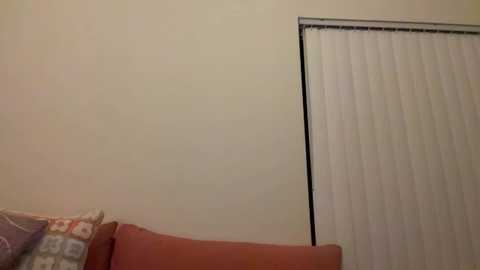 tinytittytia @ chaturbate on 20251216