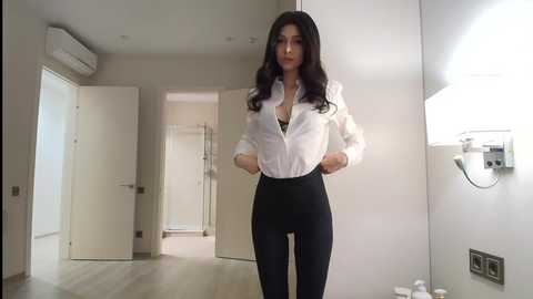 milla_bella @ chaturbate on 20251217