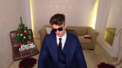 maxkaiden @ chaturbate on 20251220