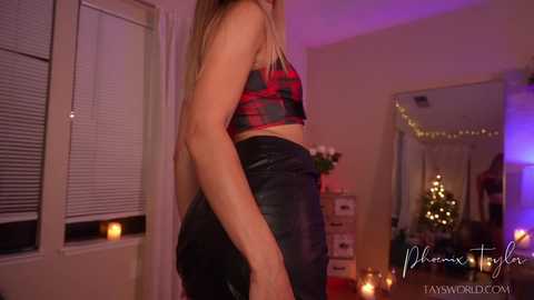 phoenix_taylor @ chaturbate on 20251220