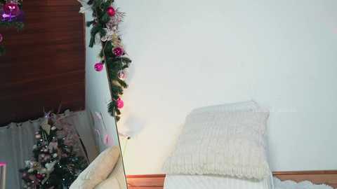 selene_starkk @ chaturbate on 20251220