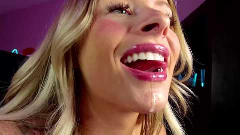 oliviaowens @ chaturbate on 20251221