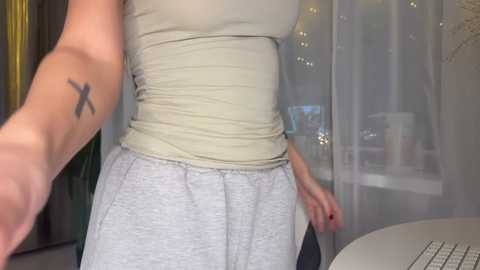 xxx_leila @ chaturbate on 20251221