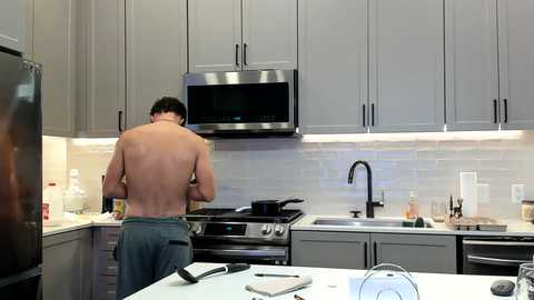 bluecollarhunk @ chaturbate on 20251223