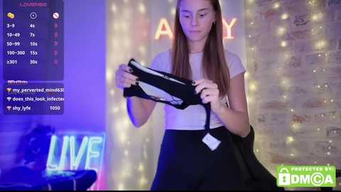 roxxxie_reid @ chaturbate on 20251223