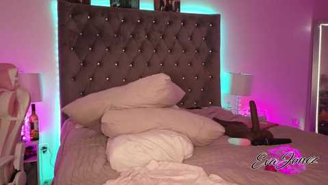 evajonez @ chaturbate on 20251224