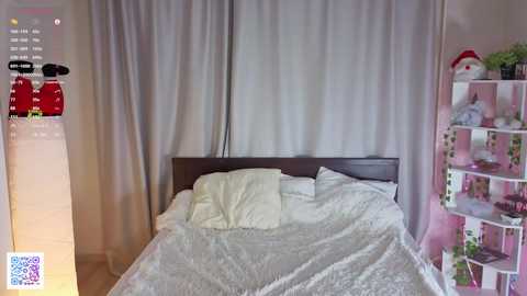 mackenzieohanley @ chaturbate on 20251224