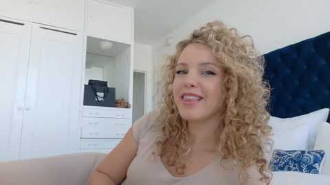 theislandgirl @ chaturbate on 20251227